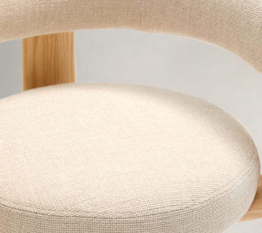 chaise-trois-pieds-bois-chenille-blanche chaise-trois-pieds-bois-chenille-blanche