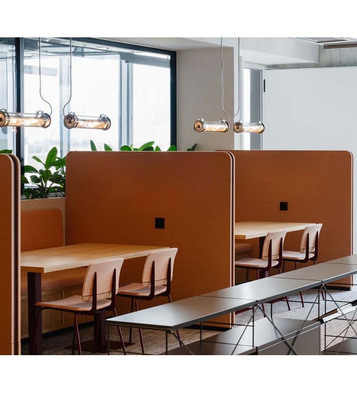 silla-cómoda-con-asiento-y-respaldo-tapizado