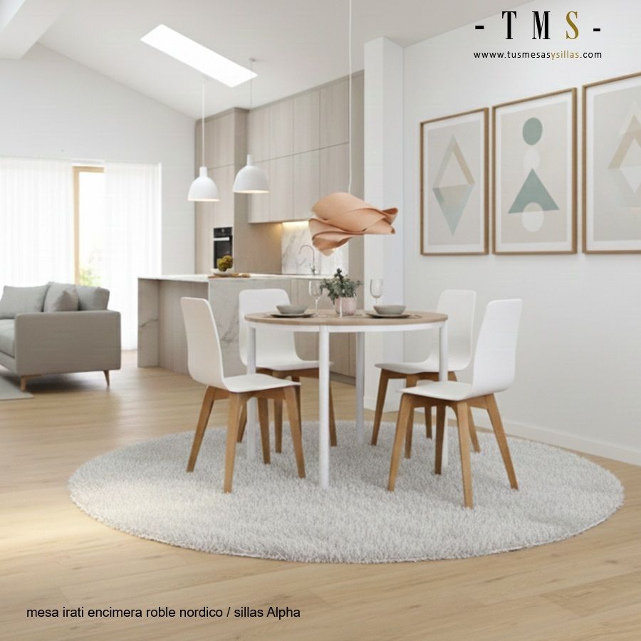 table ronde dans une cuisine ouverte