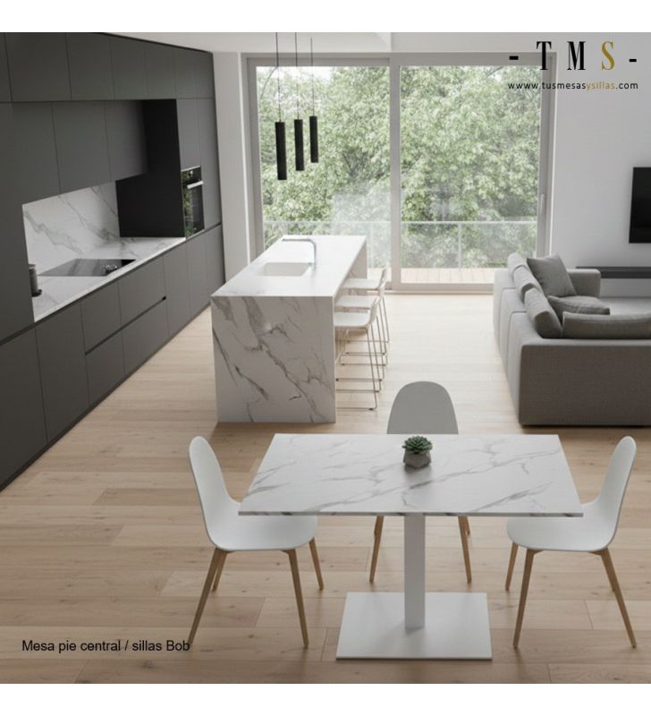 tables élégantes sur piédestal