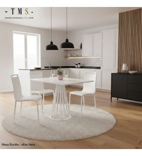 mesa-sillas-blancas-conjunto