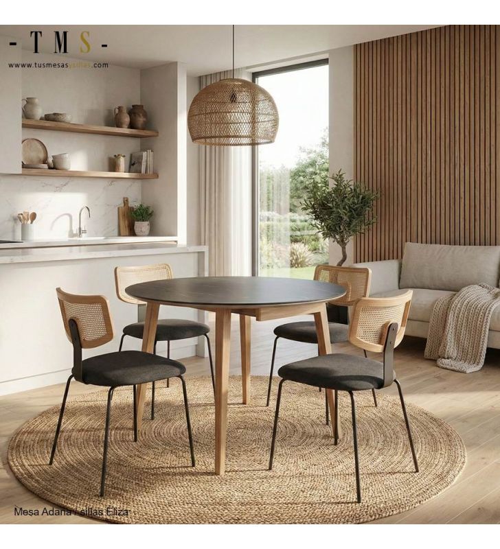 chaises adaptées à une table ronde