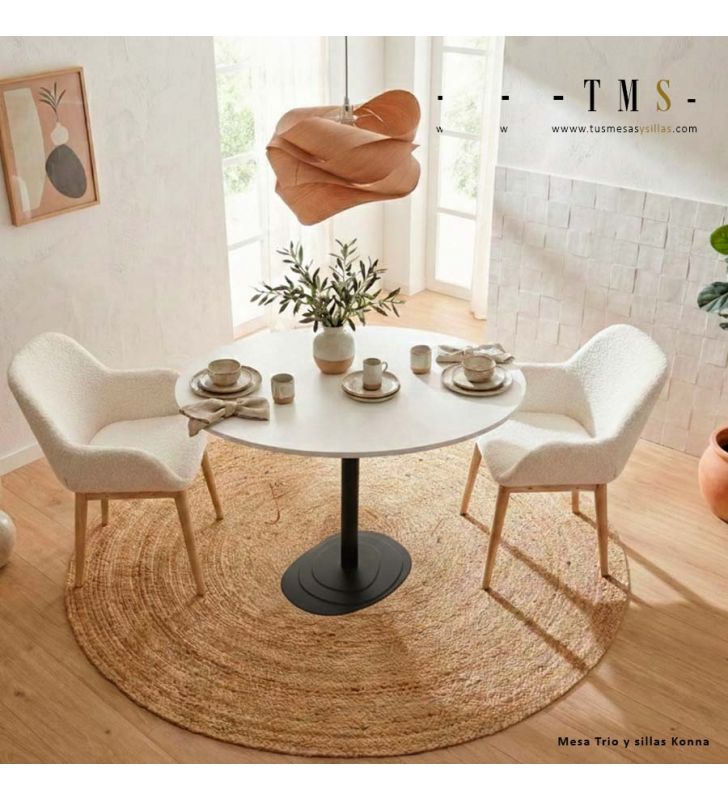 Table ovale avec piètement central en métal - noire Table ovale avec piètement central en métal - noire