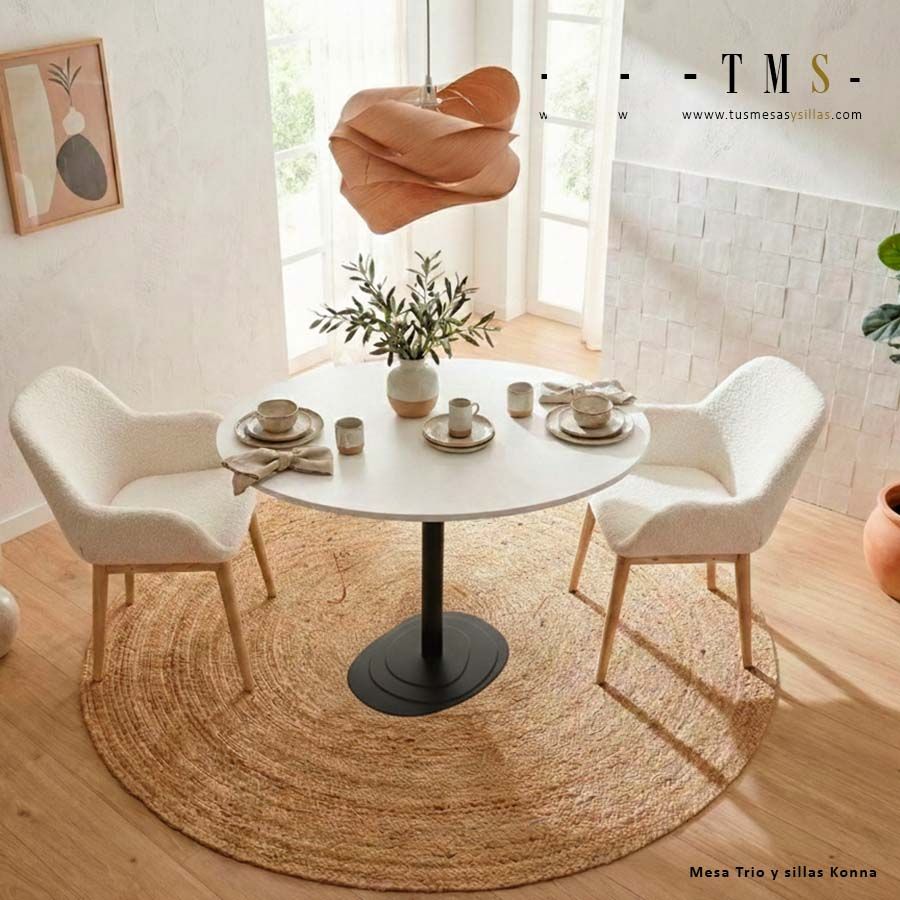 table élégante avec pied central table élégante avec pied central