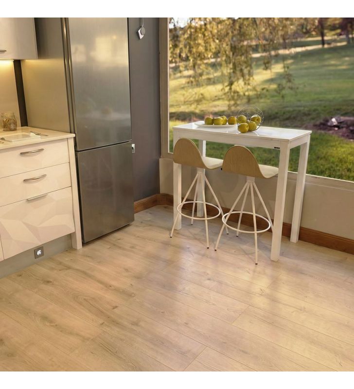 table de bar haute et étroite table de bar haute et étroite