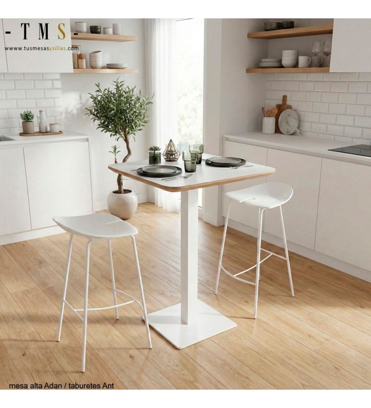 petits tabourets hauts modernes