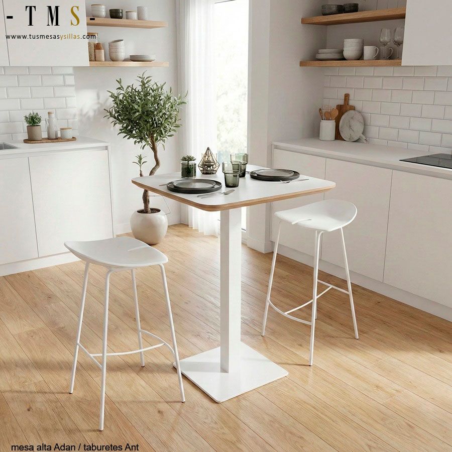 petits tabourets hauts modernes