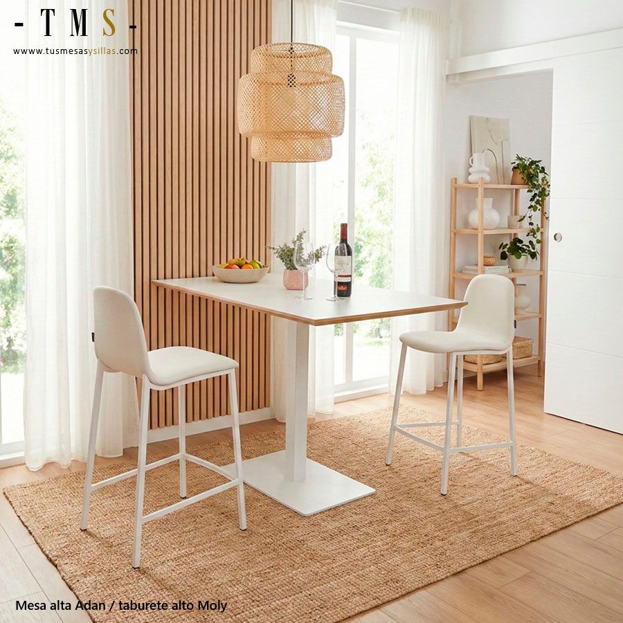 table haute avec tabourets