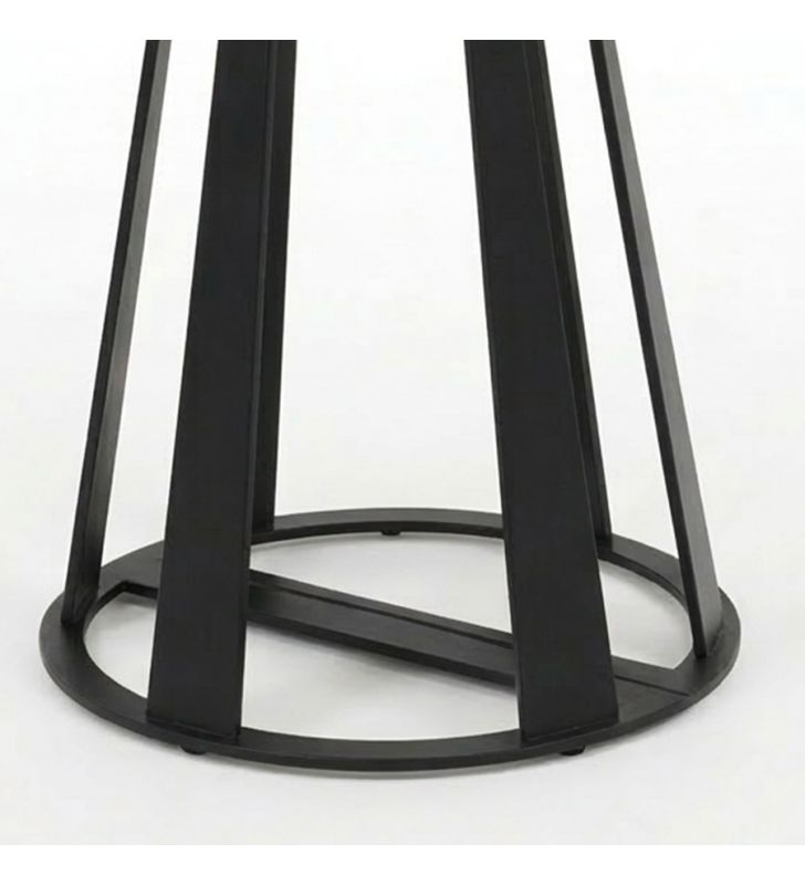 table basse ronde à base détaillée