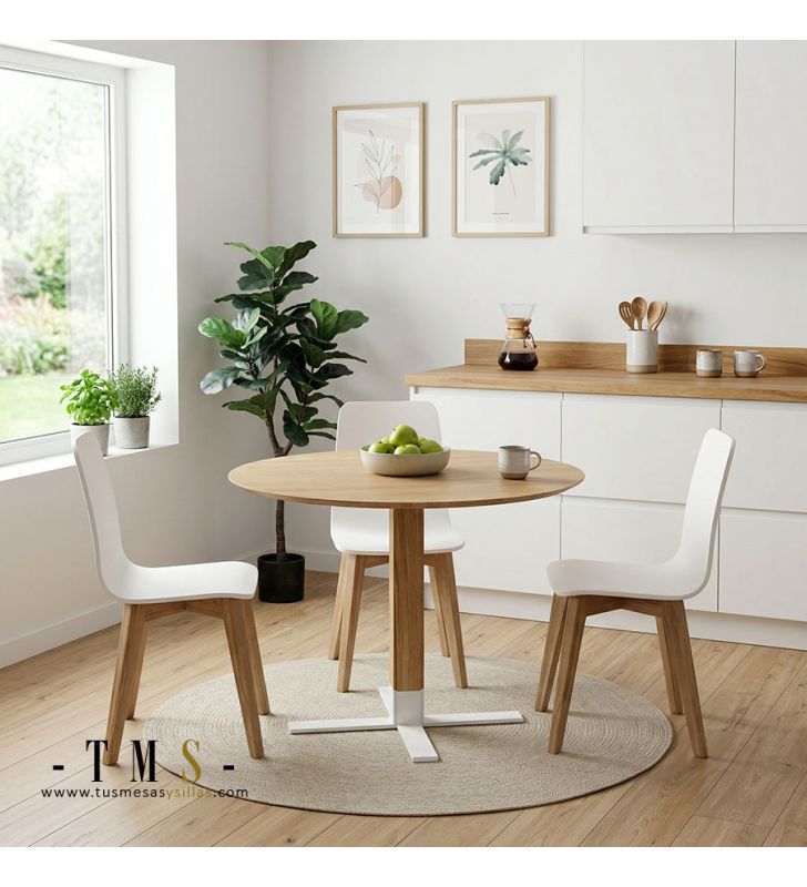 Table ronde en bois massif et chaises Alpha