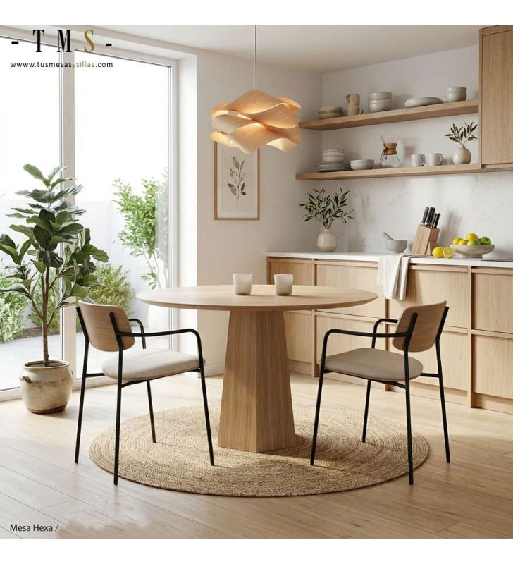 table et chaises de style industriel