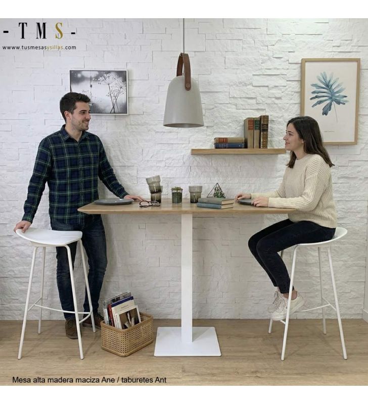 table haute avec 2 personnes