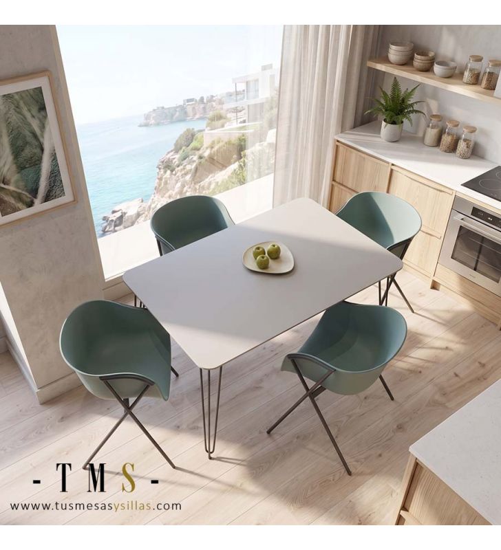 Table Beti avec pieds en fer