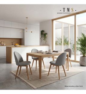 Mesa de comedor en madera natural