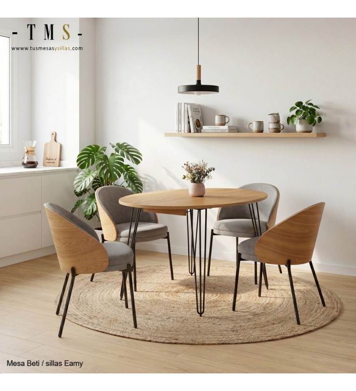 mesa ovalada y 4 sillas
