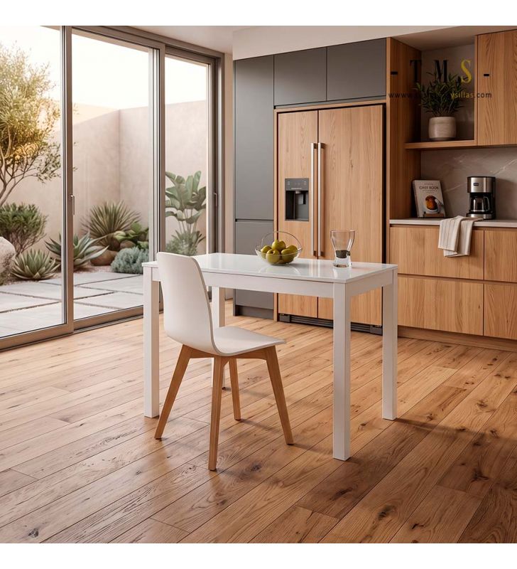 Table pour cuisine ou salle à manger.