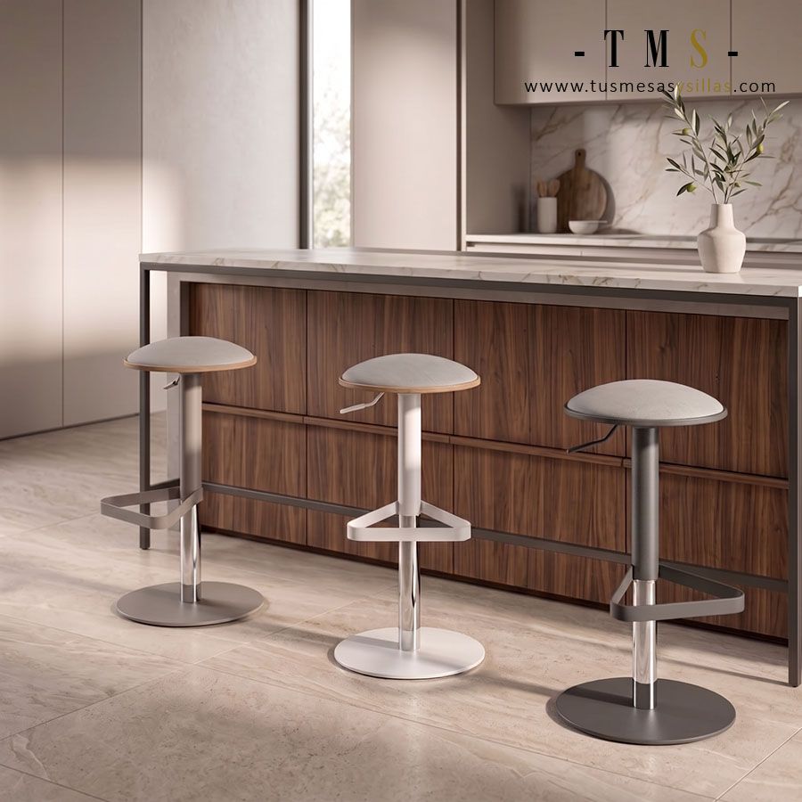 Taburete sin respaldo para cocina. Taburete sin respaldo para cocina.