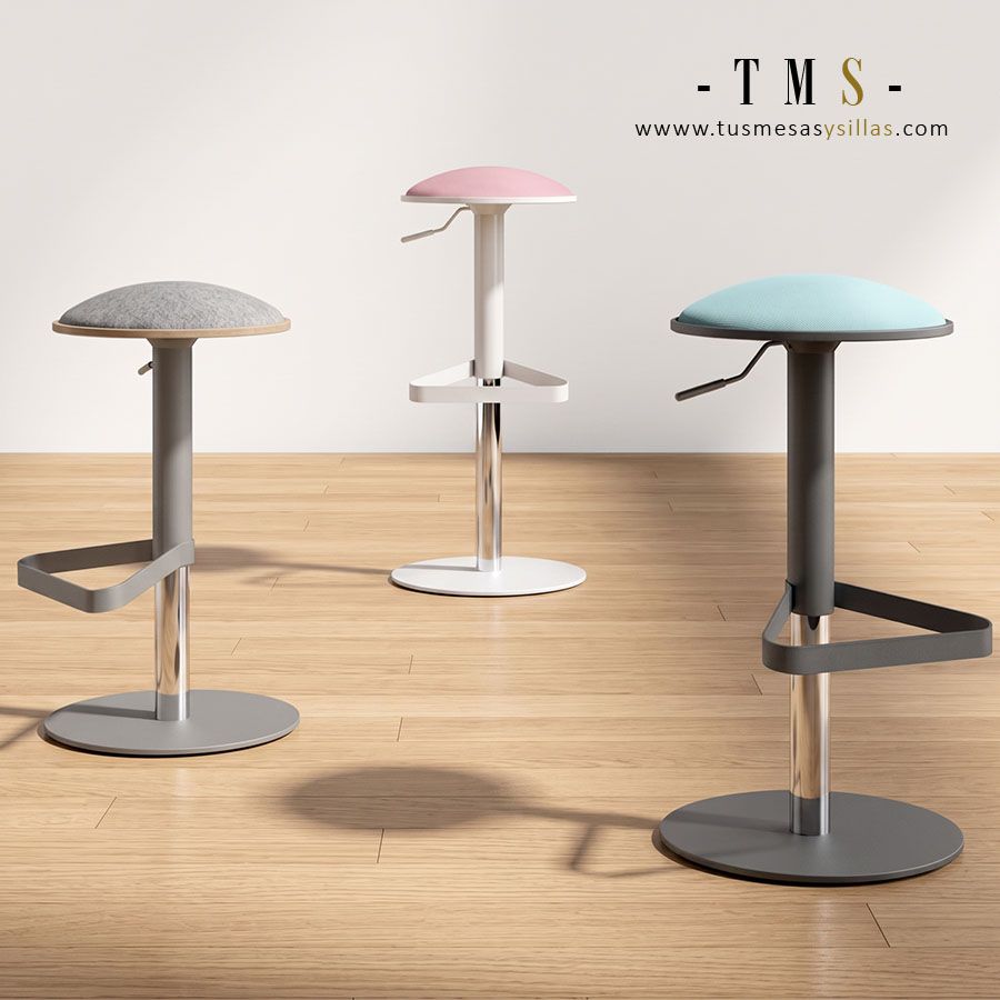 Tabouret de cuisine sans dossier. Tabouret de cuisine sans dossier.