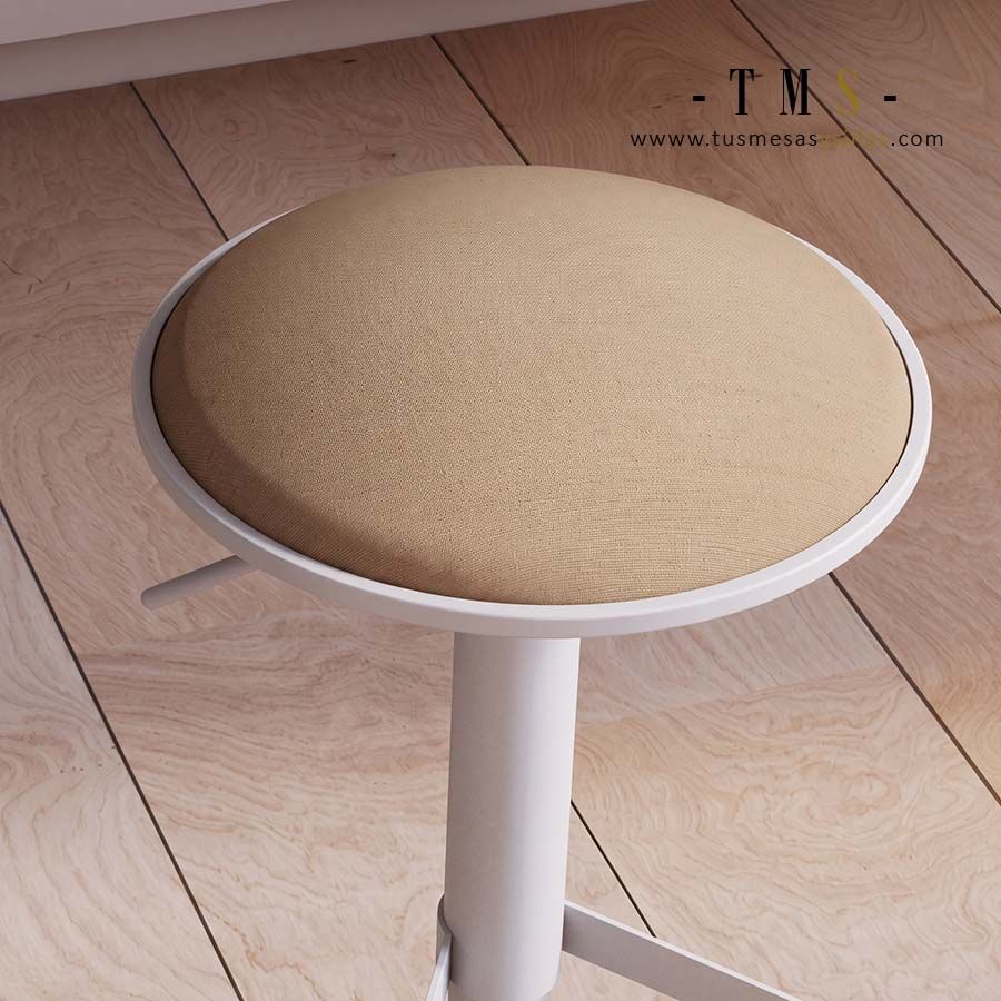 Tabouret haut avec disque réglable.