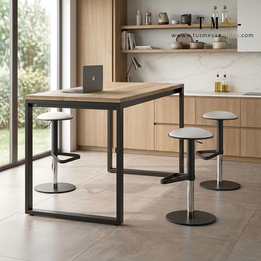 Taburete sin respaldo para cocina. Taburete sin respaldo para cocina.