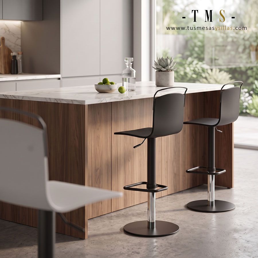 Tabouret de cuisine réglable. Tabouret de cuisine réglable.