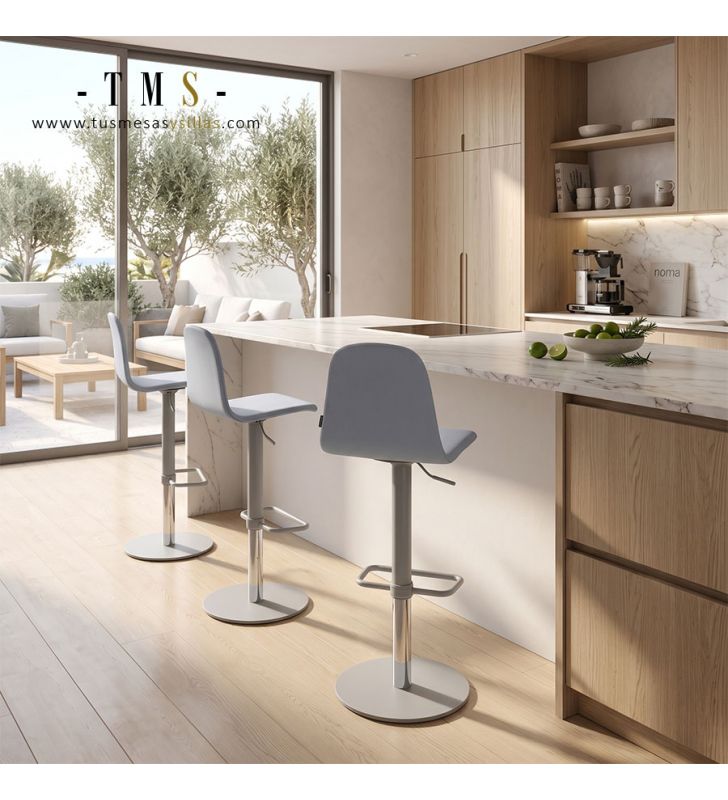 Tabouret de bar fonctionnel. Tabouret de bar fonctionnel.