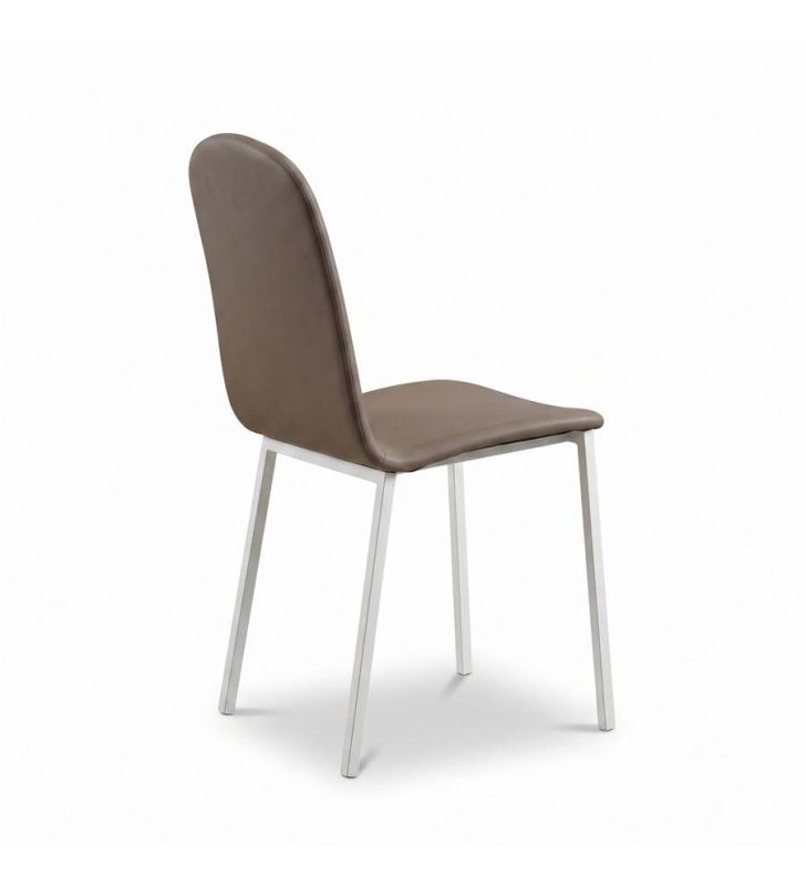 Chaise de cuisine, commode, couleurs