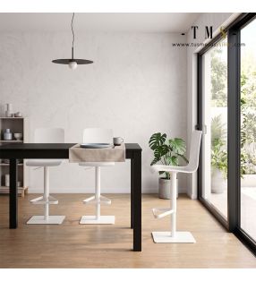Tabouret de cuisine réglable.