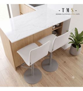 Tabouret de bar pour le petit-déjeuner.