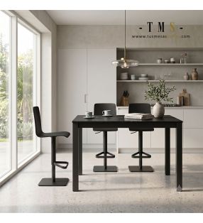 Tabouret avec siège rembourré.