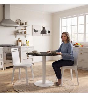 Table ronde en porcelaine