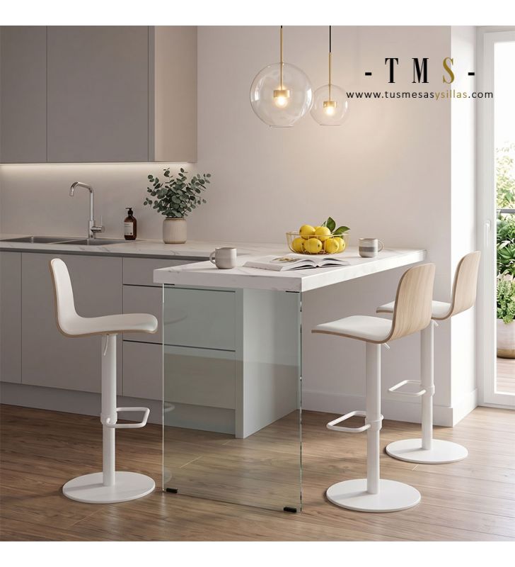 Tabouret idéal pour les comptoirs. Tabouret idéal pour les comptoirs.