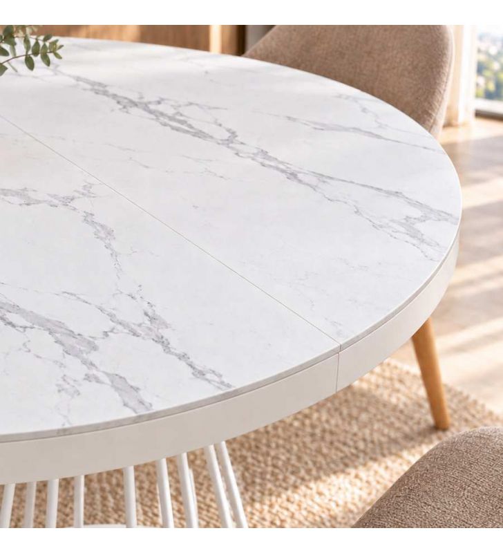 table ronde en métal et Dekton