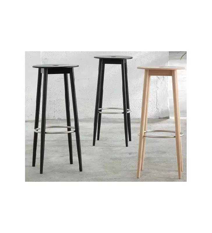 Taburete alto estilo nordico  Oto de ondarreta en madera y blancos
