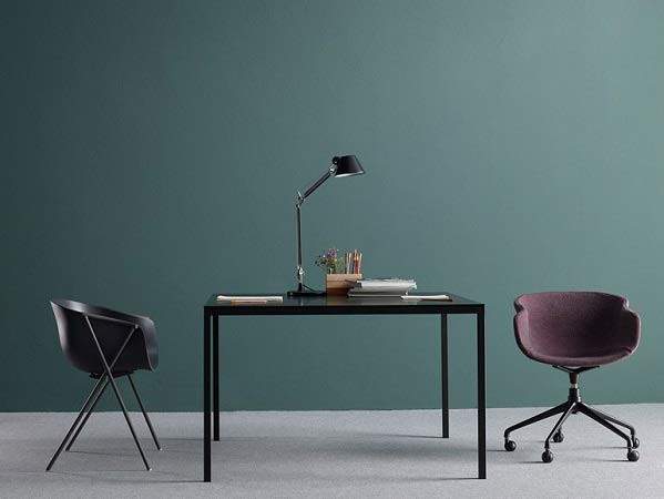 Silla Bai elevable con pata giratoria de Ondarreta