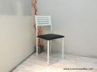 silla de cocina Formen tapizada y blanca