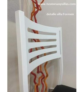 silla de cocina Formen tapizada y blanca
