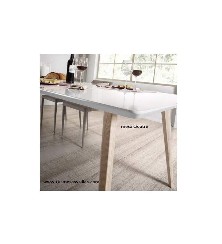 Mesa extensible estilo nordico Quatre