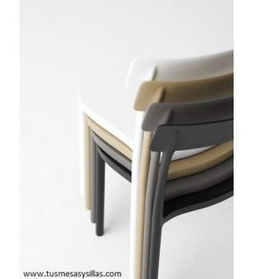 Silla apilable para cocina Sugar de Cancio Vetas