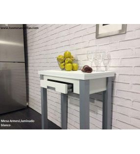 Table de cuisine petite extensible en format livre Arpa
