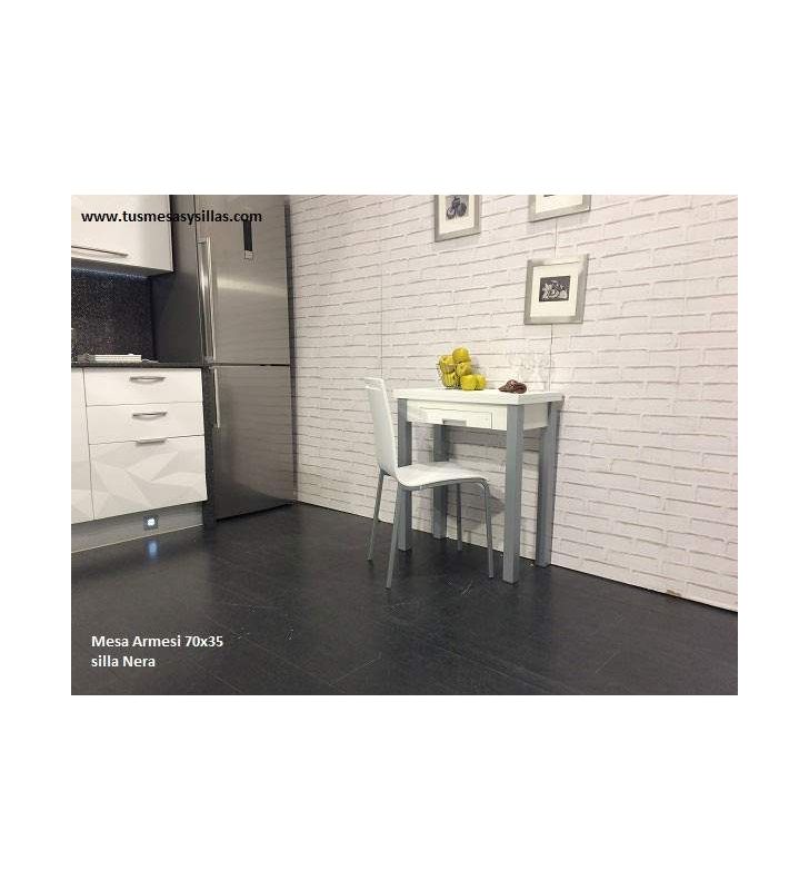 Table de cuisine petite extensible en format livre Arpa