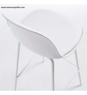 Taburete alto ligero Lysna para barra o mostrador