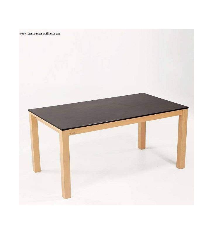 Mesa Fija de estilo nordico Quadra