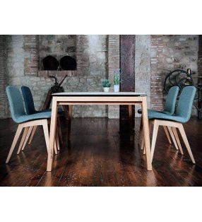 Silla Momo tapizada y patas madera roble o haya