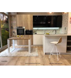 Mesa cocina moderna con patas de una pieza Ugly a medida 