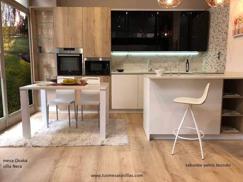  Mesa cuadrada de comedor para cocina, diseño clásico, madera  moderna, arce : Hogar y Cocina