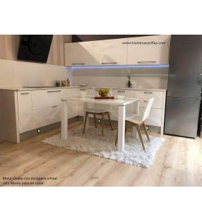 Silla Momo tapizada y patas madera roble o haya