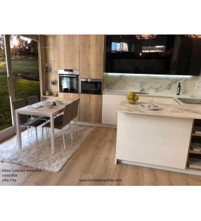 Silla estrecha tapizada de cocina