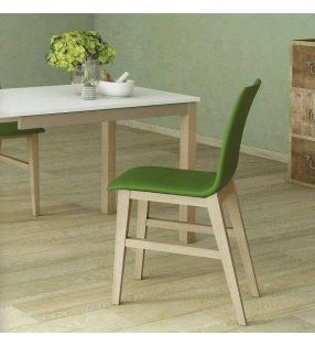 silla-tapizada-cocina-estrecha