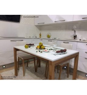 Mesa Lauri fija, encimera en laminado, madera y laca